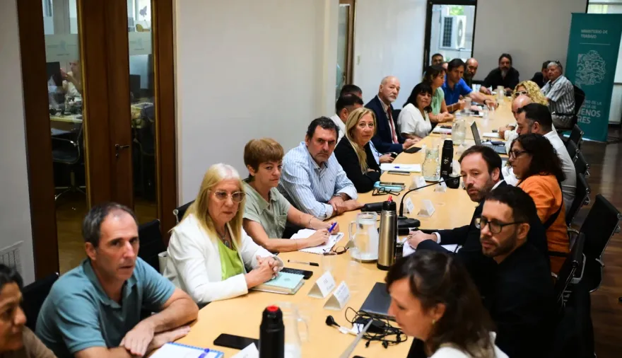 Gremios docentes endurecen reclamos salariales a Kicillof y meten presión sobre la gestión bonaerense