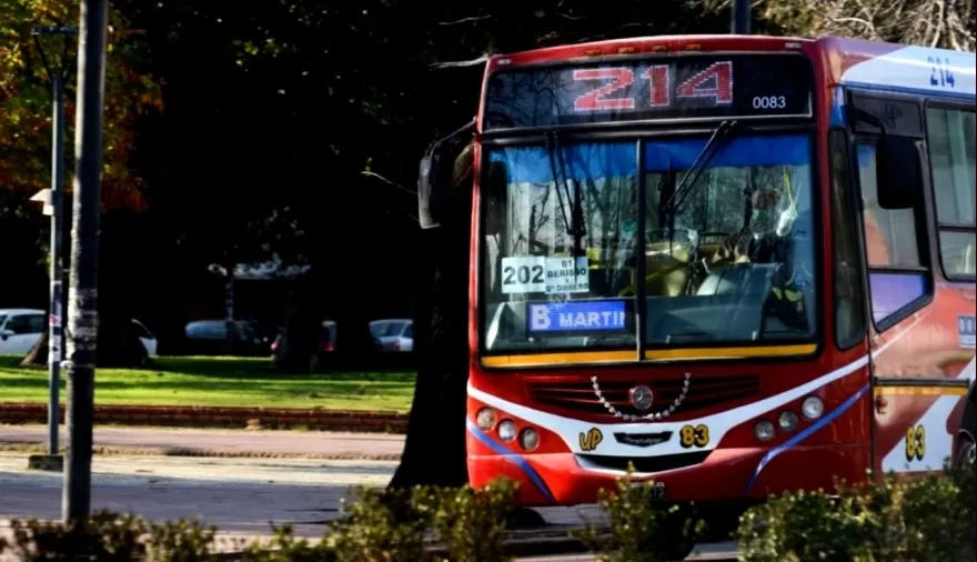 Nuevo tarifazo que impacta en el transporte público: cuánto aumenta el colectivo