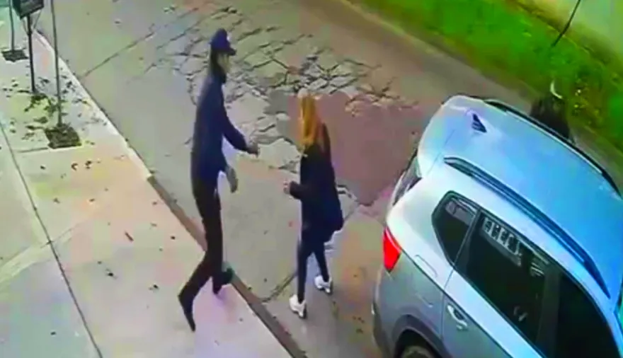 Simuló hablar por teléfono y asaltó a una mujer en Merlo