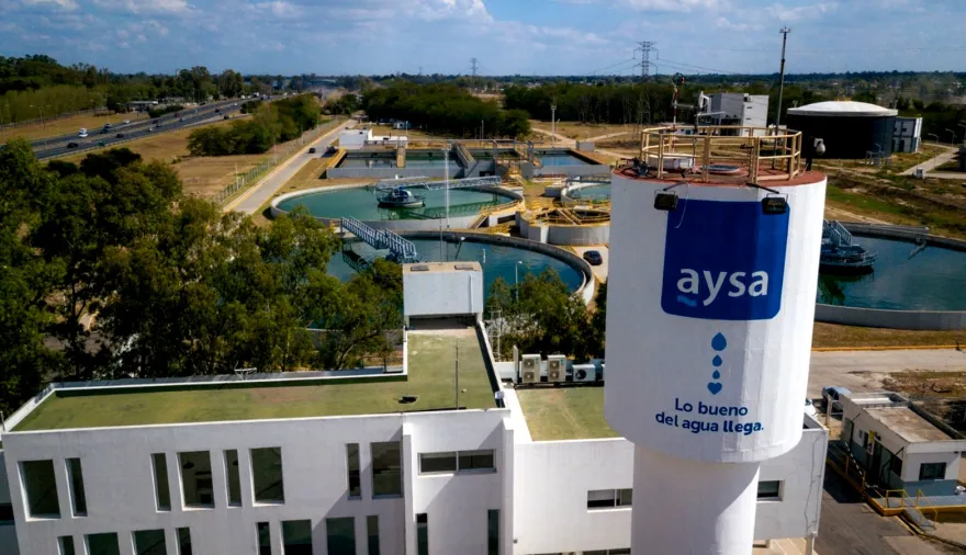 AySA: la Justicia puso un freno a la privatización y blindó obras en 26 municipios bonaerenses