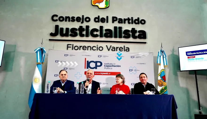 En Florencio Varela, Alak y Watson se reunieron en una nueva jornada de formación brindada por el PJ bonaerense