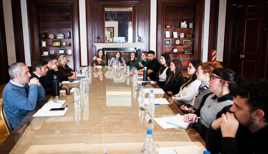 Con un mensaje electoral 2027, Kicillof juntó a la juventud de su Movimiento Derecho al Futuro
