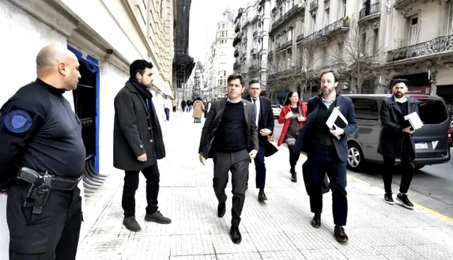 Kicillof sale otra vez al mercado y licitó millones con las Letras del Tesoro