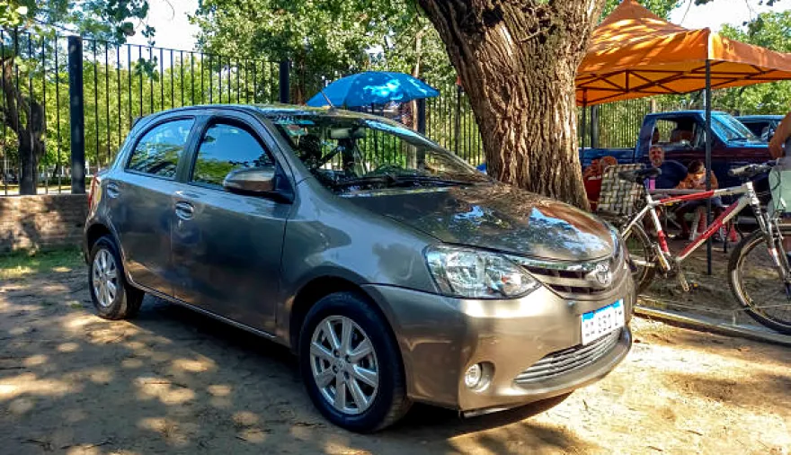 Toyota Etios en Argentina: precio, versiones y por qué fue una apuesta diferente para Toyota