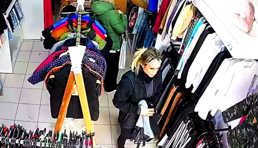 Comerciante detectó a una "mechera" y le dio una paliza en Lanús