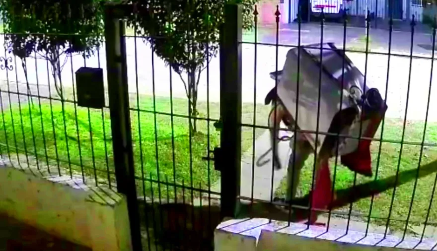 Llave en mano y con la modalidad hormiga, desvalijaron una vivienda en Pergamino