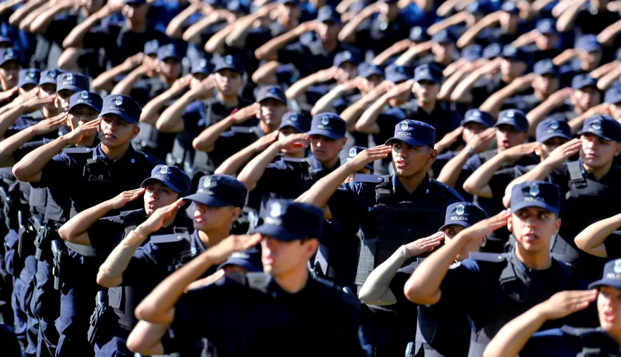 El gobierno de Kicillof anunció un nuevo aumento para la Policía bonaerense a partir de julio