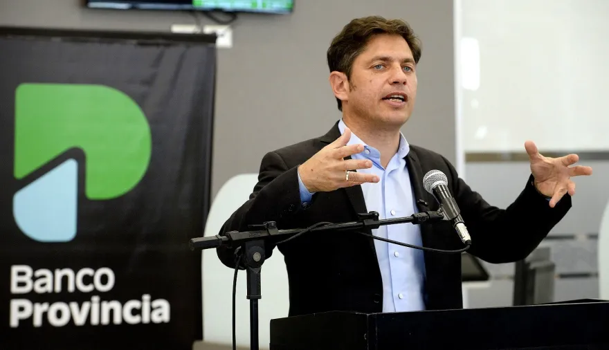 Kicillof le tira un centro al massismo y gana peso en Banco Provincia