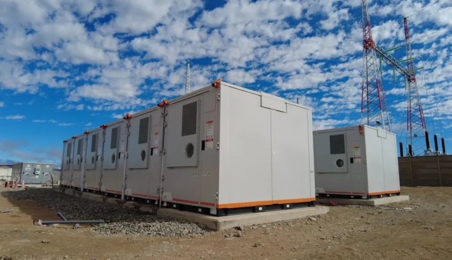 El Gobierno bonaerense avanza con el almacenamiento de energía en baterías para fortalecer el sistema eléctrico