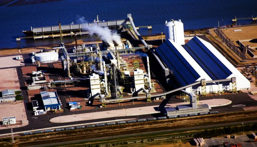 En Bahía Blanca: Susbielles anunció la construcción de la mayor planta de urea de Sudamérica
