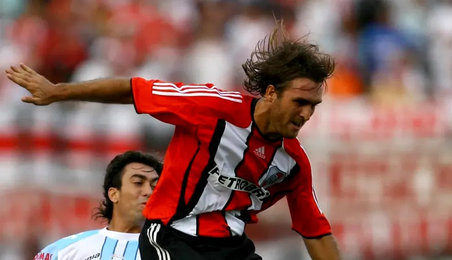 Del “silencio atroz” a LLA y ¿una candidatura a intendente de Zárate? quién es el exfutbolista de River que apunta a 2027