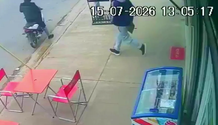 Antes de "el partido", motochorros asaltaron a un hombre y robaron un kiosco en Moreno