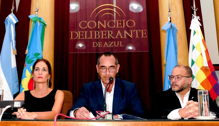 Un concejal libertario, el impensado aliado de un intendente de La Cámpora para evitar una interpelación