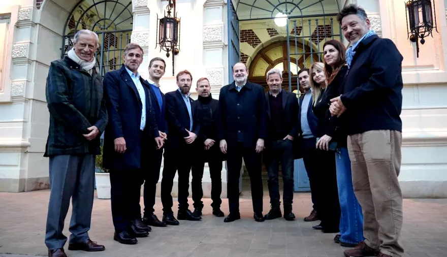 Nació “La Liga de Intendentes” que busca definir al candidato a Gobernador: foto y reunión cumbre con Kicillof