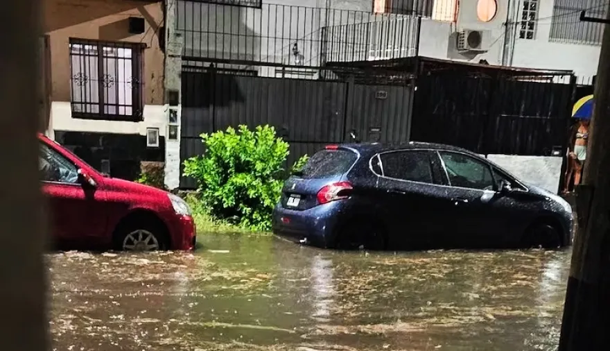 Fuerte temporal: inundaciones, cortes de luz y demoras por las intensas lluvias en el AMBA