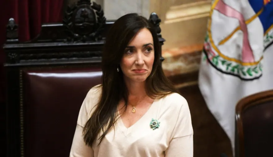 Con los tapones de punta: Villarruel le respondió a Santilli y lo tildó de "parasito"