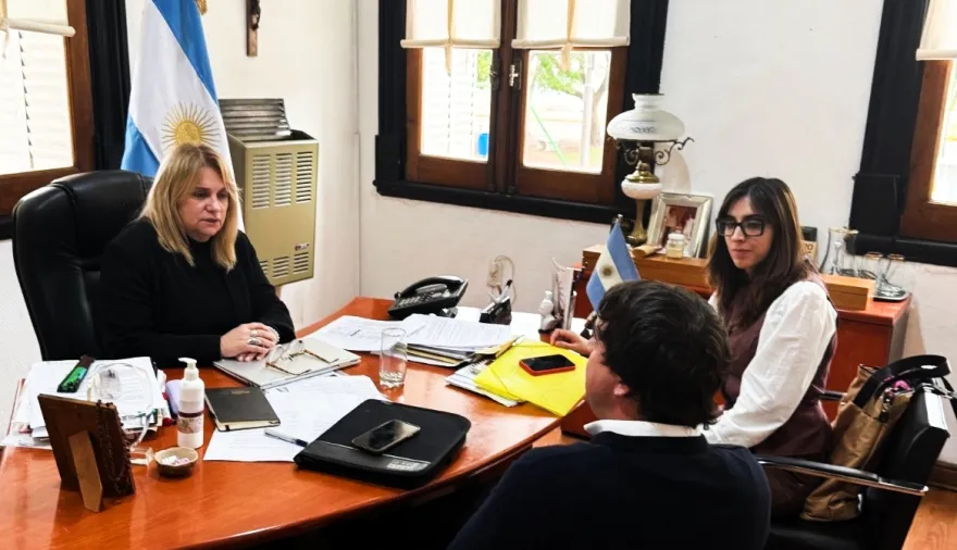 Revilla recibió a autoridades bonaerenses para trabajar sobre el sistema educativo de General Arenales
