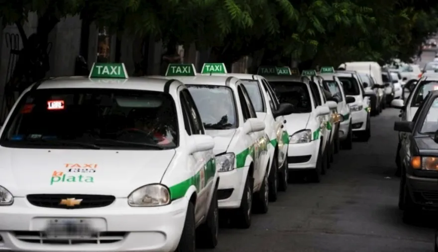 Con muchas exigencias, Taxistas de La Plata reclamaron una definición sobre Uber y Cabify