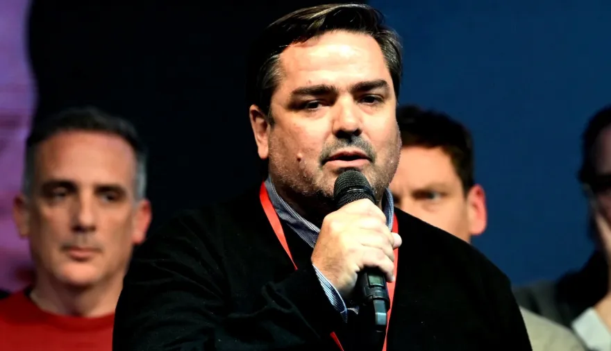 Con otra interna radical abierta, Balbín encabezó el relanzamiento de la UCR Bonaerense en La Plata