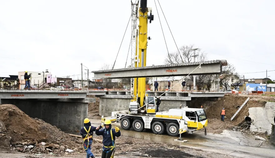 Bahía Blanca avanza con las obras del nuevo puente de Pampa Central sobre el Canal Maldonado