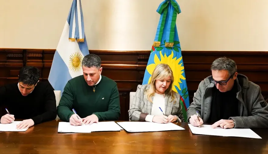 Walker avanza en el Plan Medioambiental de la Laguna Camarón Grande para Pila