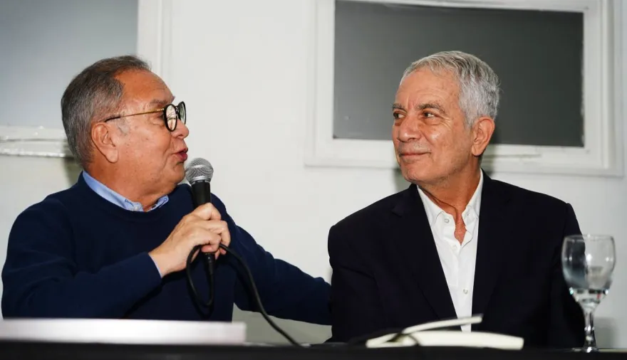 En modo candidato a gobernador, Alak se mostró junto a Descalzo y dejó un mensaje de unidad para el peronismo