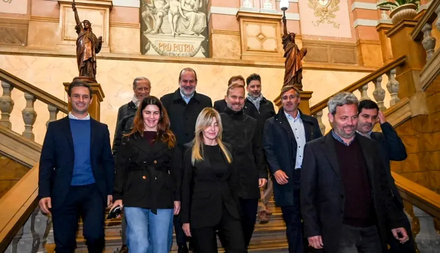 La Liga de Intendentes mueve el avispero y se mete al debate por reelecciones ilimitadas y desdoblamiento