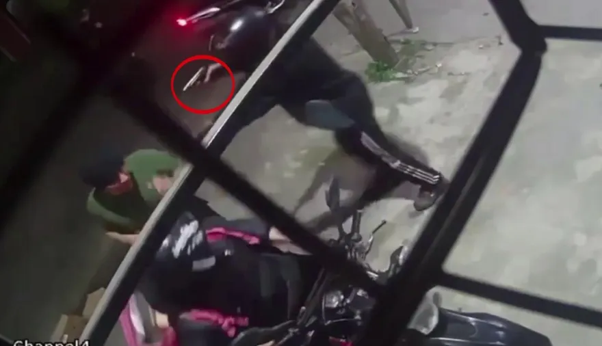 Encargado de un comercio y el delivery fueron asaltados en Merlo