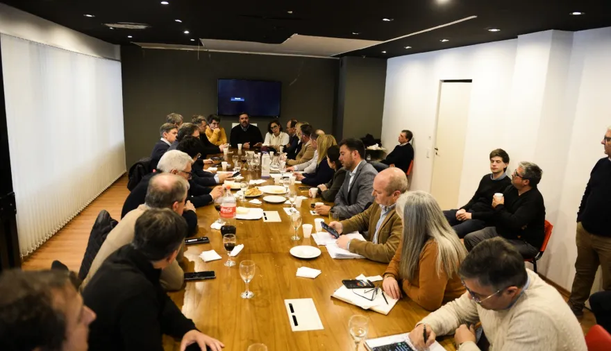 Intendentes radicales anticipan un 2027 complejo por la economía y los fenómenos meteorológicos
