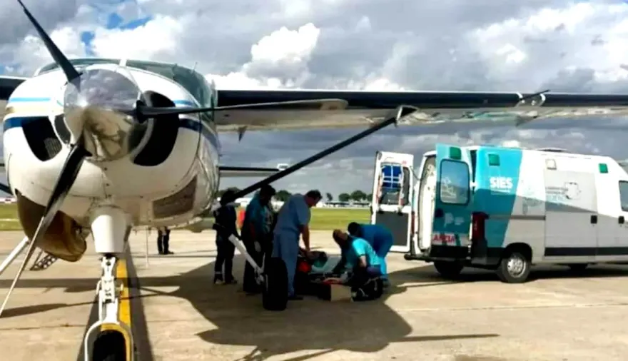 La Provincia trasladó en un vuelo sanitario a dos sobrevivientes del trágico accidente sufrido por una familia de Alejandro Korn en Jujuy