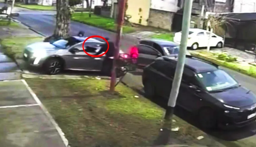 Robo al voleo en Lanús: banda armada asaltó a una pareja y le sustrajo el automóvil
