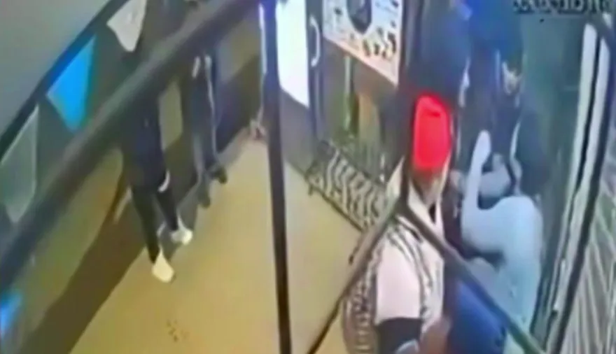 Salvajismo en José C. Paz: manada de bestias golpeó a un ciego y le robó hasta las zapatillas