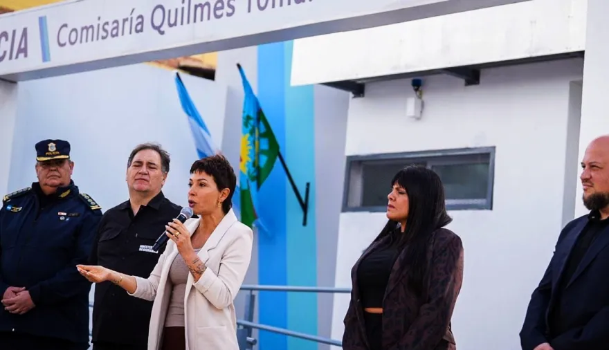 Quilmes: Mayra Mendoza, Eva Mieri y Alonso encabezaron la inauguración de la nueva comisaría de Don Bosco