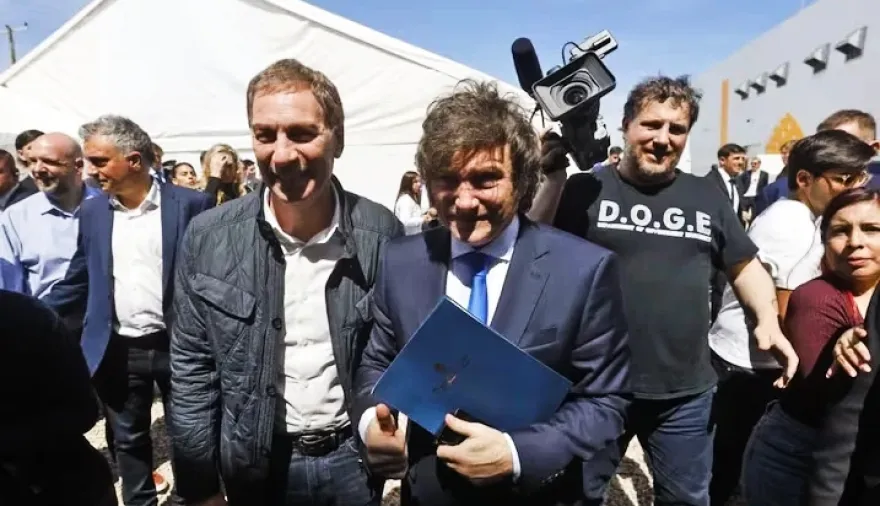 Junto a Santilli, Milei desembarca en Bahía Blanca: con el foco en el RIGI y las elecciones bonaerenses del 2027