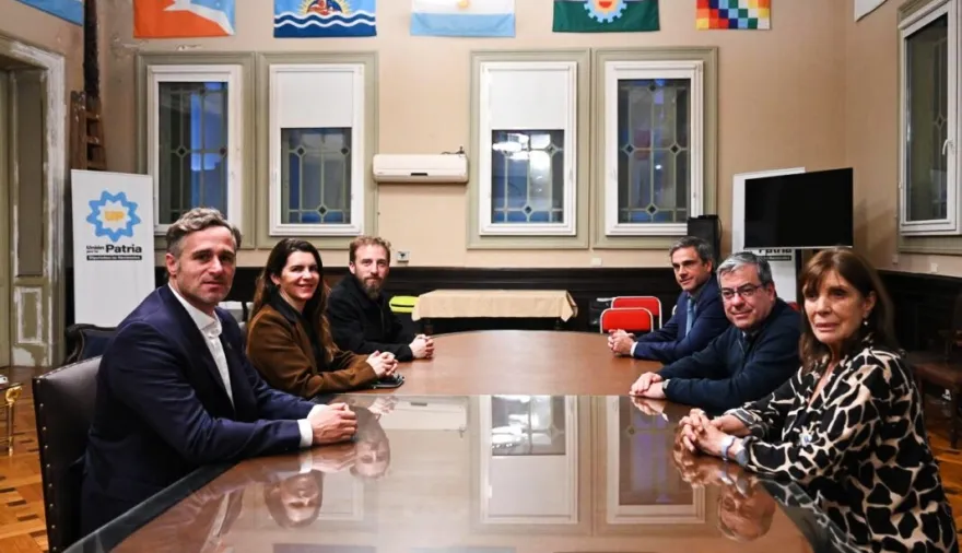 La Liga de Intendentes desembarcó en el Congreso y reclamó tratar el endeudamiento de las familias