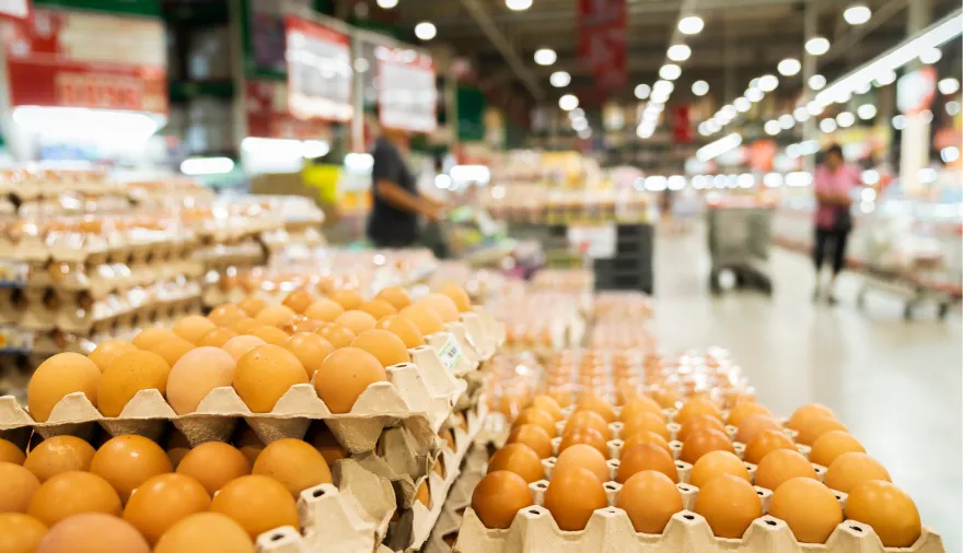 Supermercados bajo la lupa: qué políticas tienen las principales cadenas sobre los huevos