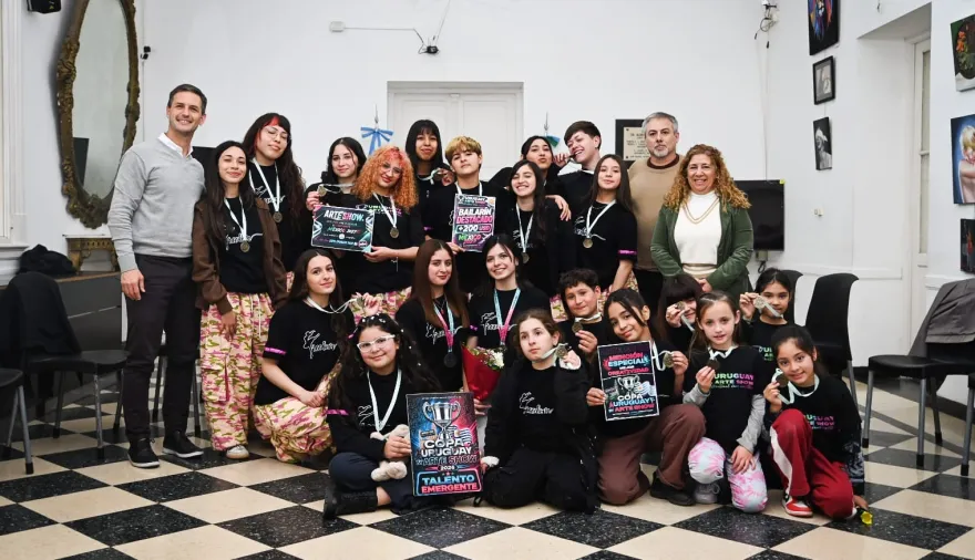 Reconocimiento municipal: Mategazza recibió a bailarines locales tras sus logros internacionales