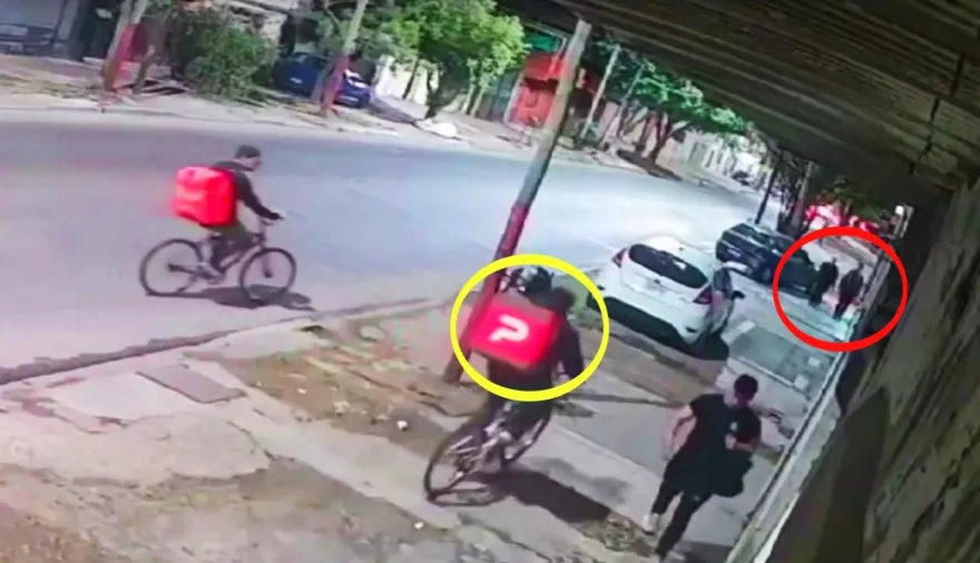 Lanús no tiene paz: interceptaron y robaron a un delivery cuando llevaba un pedido