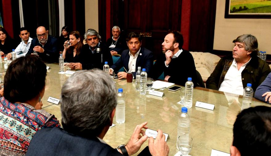 Con nuevos pedidos: gremios bonaerenses se sincronizan y apuran a Kicillof para que reabra paritarias