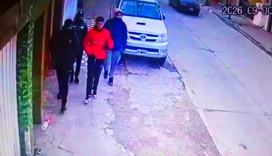 Ataque piraña en Merlo: recibió un culatazo, le robaron el auto y escaparon a los balazos