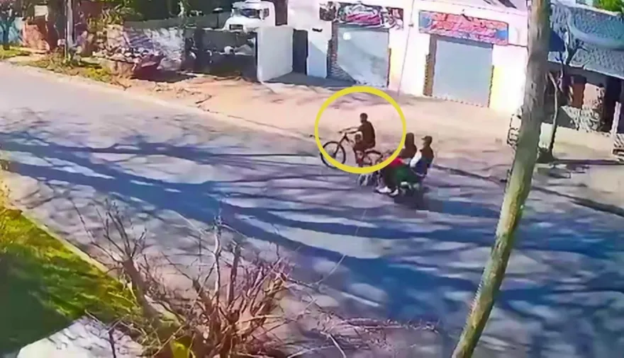 Indignación en Mar del Plata: motochorros atacaron a adolescente y le robaron la bicicleta