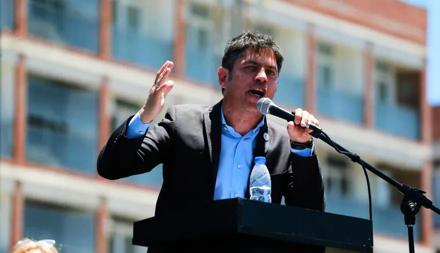 Kicillof cruzó a La Libertad Avanza un reclamo de obra pública en Carlos Casares: “Vayan a pedirle a Milei”