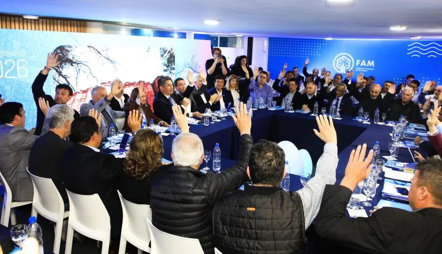 La Cámpora amagó, pero el kicillofismo se mantuvo firme: Espinoza fue reelecto en la FAM