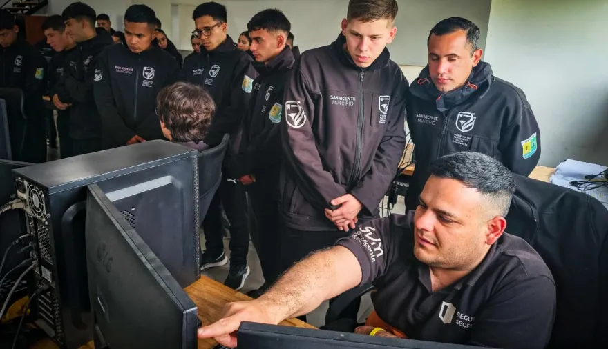 Futuros policías conocieron el sistema de prevención y seguridad de San Vicente
