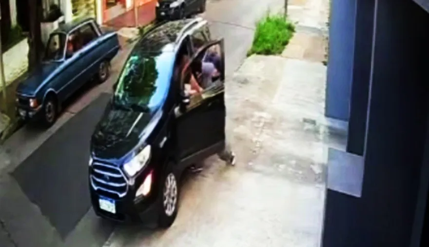 Un menor quedó en medio de otro robo automotor en Tres de Febrero