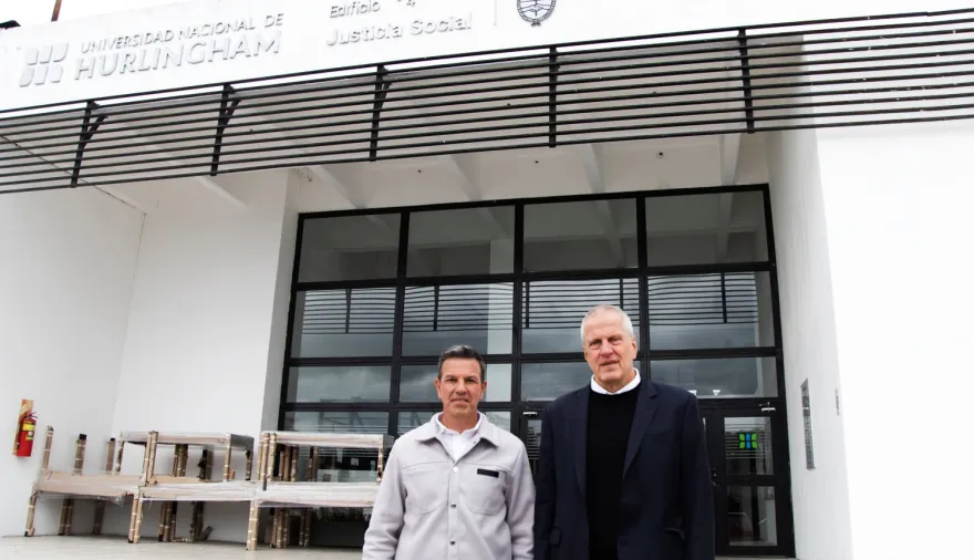 Sciaini firmó un convenio de cooperación entre Roque Pérez con la Universidad Nacional de Hurlingham