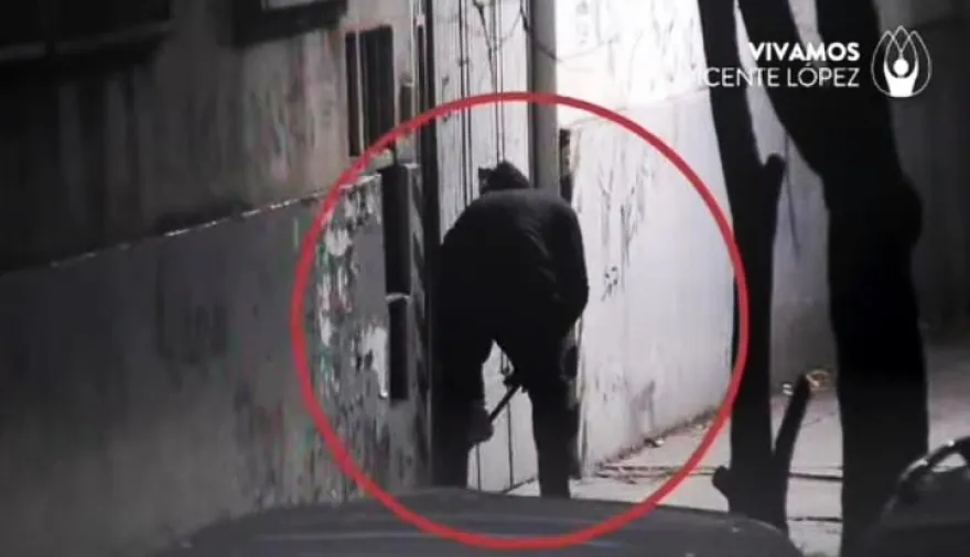 Intentaron robar en una fábrica de Vicente López, las cámaras los descubrieron y terminaron detenidos