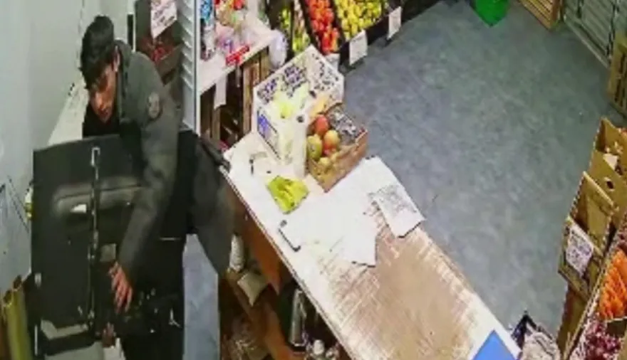 La Plata en modo Conurbano: con varios viajes y en menos de una hora, desvalijaron un comercio