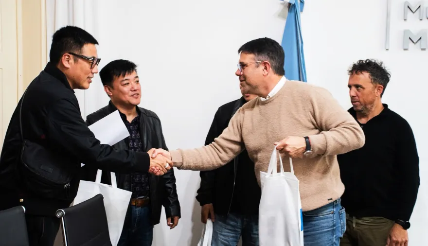 Hourcade se reunió con empresarios extranjeros interesados en invertir en Magdalena