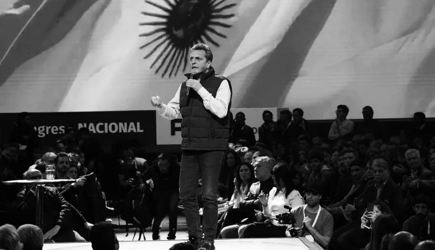 Massa busca armar un frente amplio contra Milei con peronistas, radicales y gobernadores